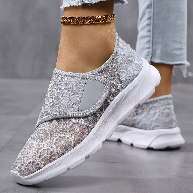 Sabyne - Scarpe da Ginnastica Con Pizzo Floreale e Chiusura a Strappo