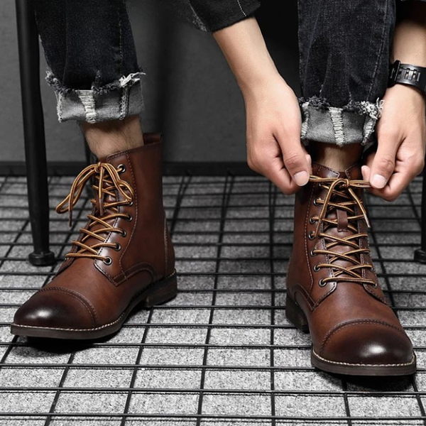 Shabtai - Elegante Stivale in Pelle