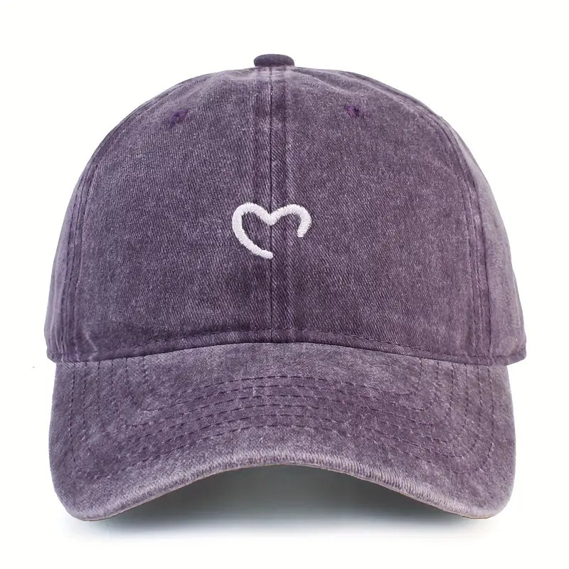 Marlia - Cappellino Ricamato Con Cuore Cucito