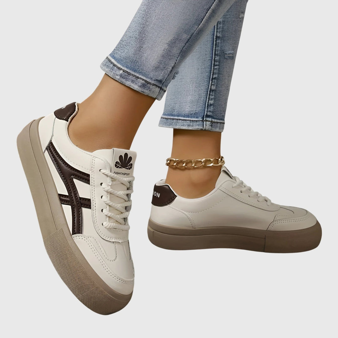 Necdet - Sneakers Con Chiusura ad Allacciatura e Strisce a Contrasto