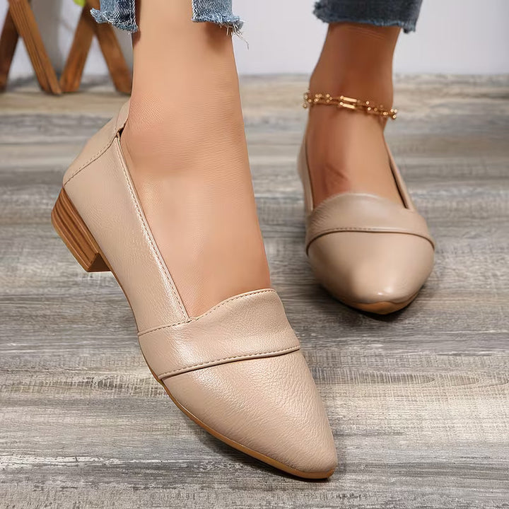 Alannah - Scarpe a Punta Con Tacco Basso