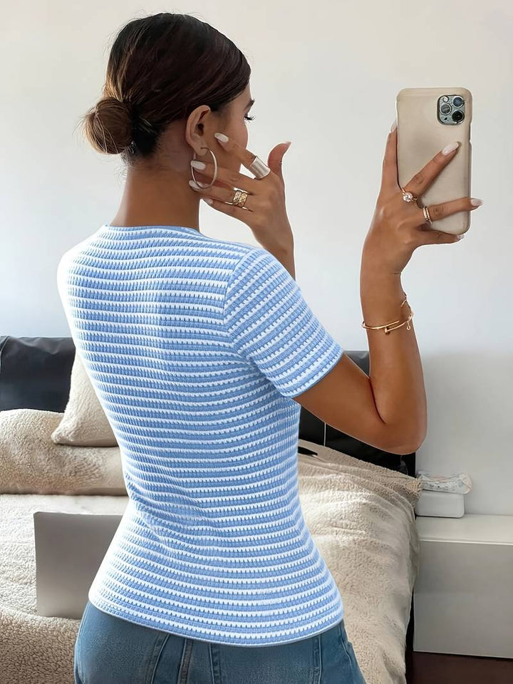 Airam - Camicia Con Scollo Quadrato E Apertura Sul Davanti