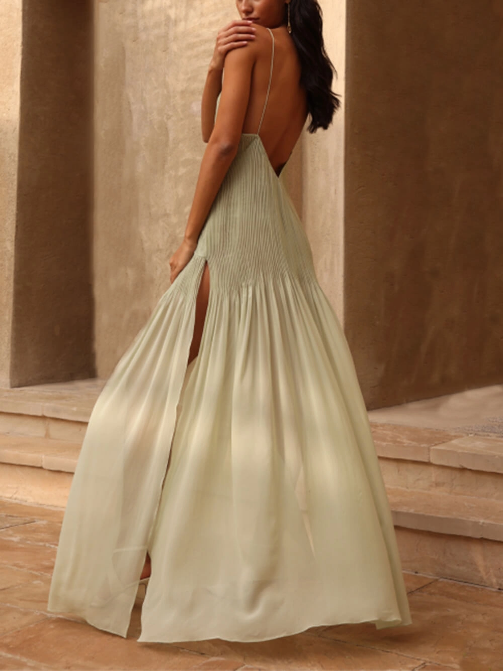 Mária - Elegante Abito Lungo Plissettato Con Spacco Posteriore