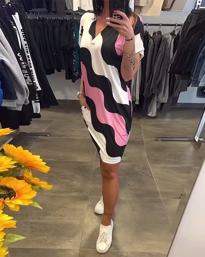 Penelope - Elegante Abito Con Scollo A V E Stampa Ondulata