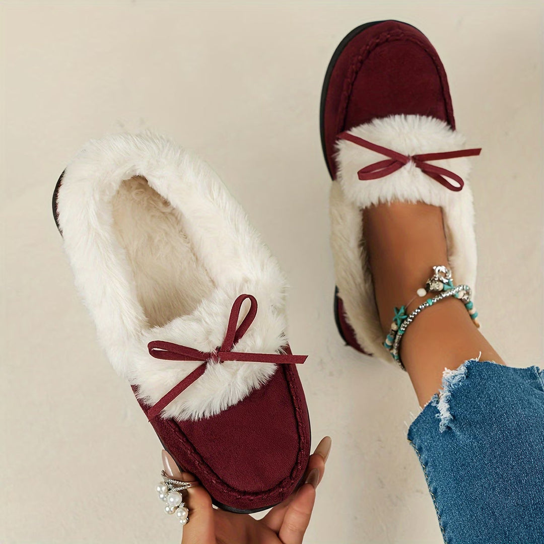 Suzia - Comode Pantofole in Peluche Con Fiocco