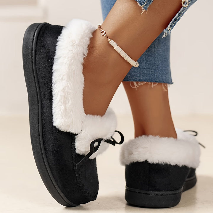 Suzia - Comode Pantofole in Peluche Con Fiocco