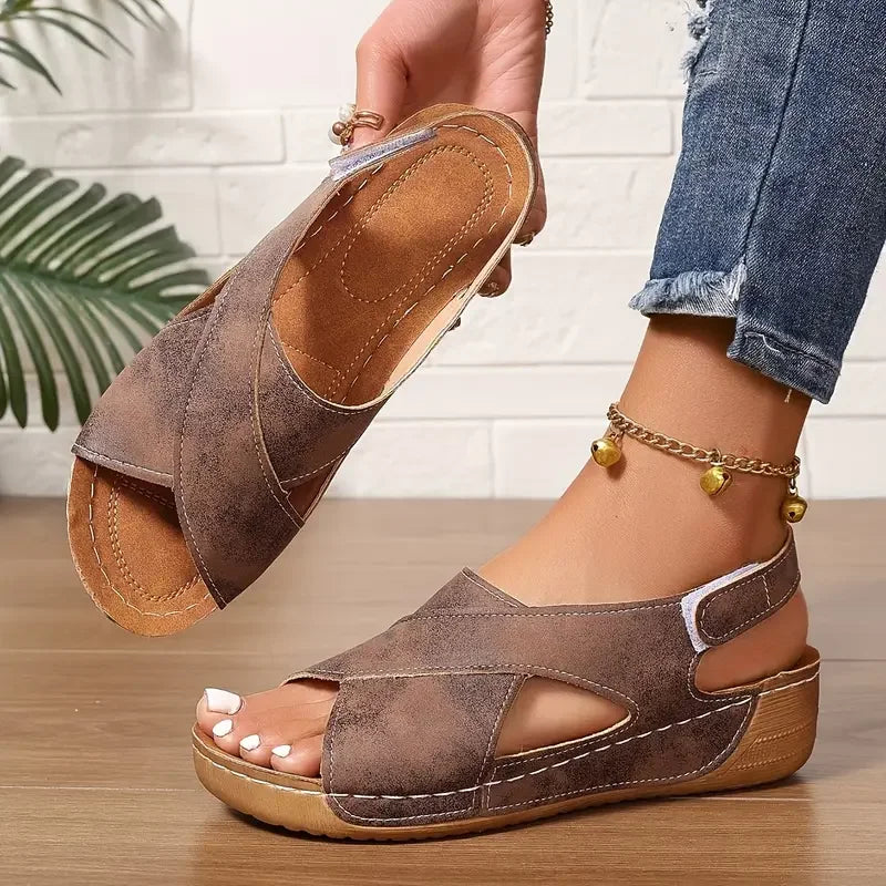 Clarisa - Sandali Con Zeppa E Cinturini Incrociati