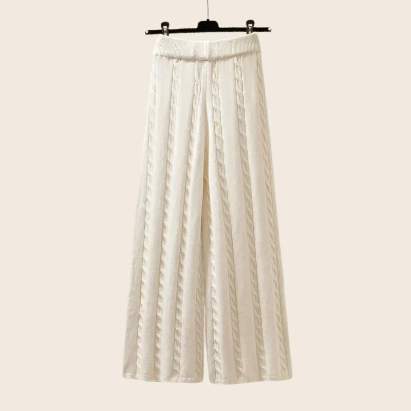 Regine – Comodo e Accogliente Set Di 3 Capi in Maglia