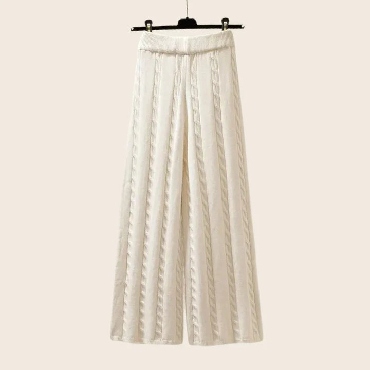 Regine – Comodo e Accogliente Set Di 3 Capi in Maglia