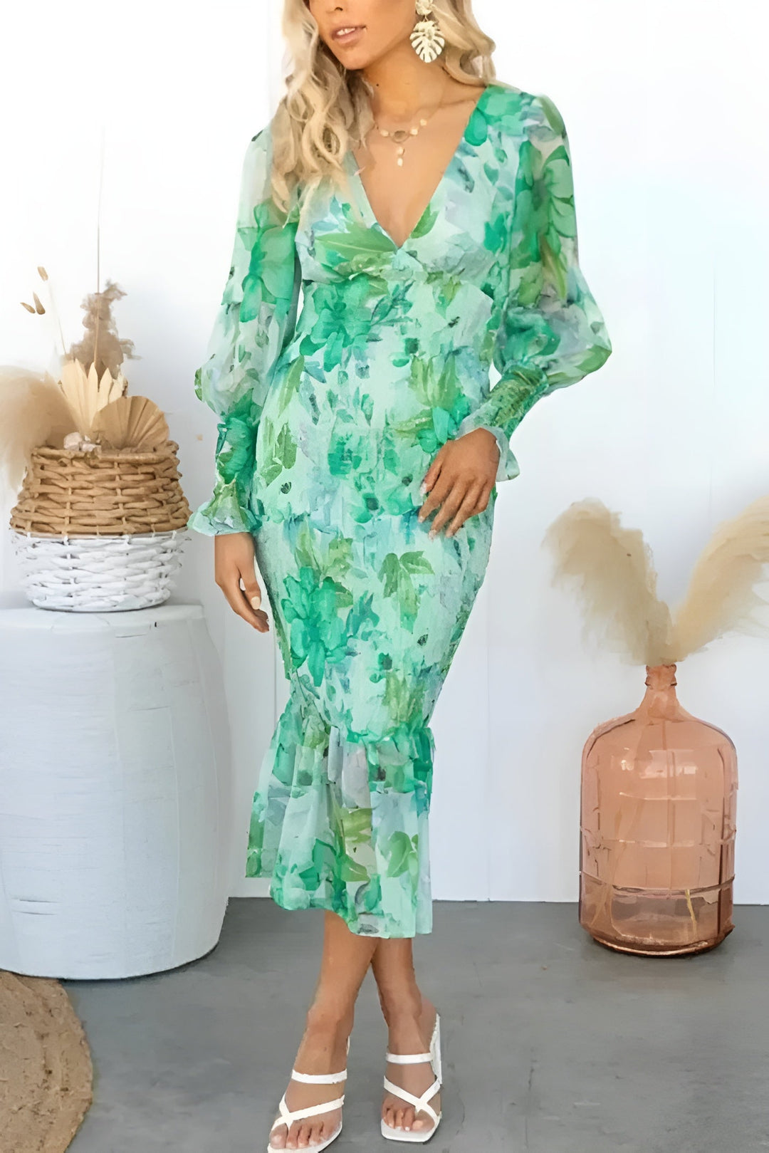 Nayra - Elegante Abito Con Scollo A V E Motivi Floreali