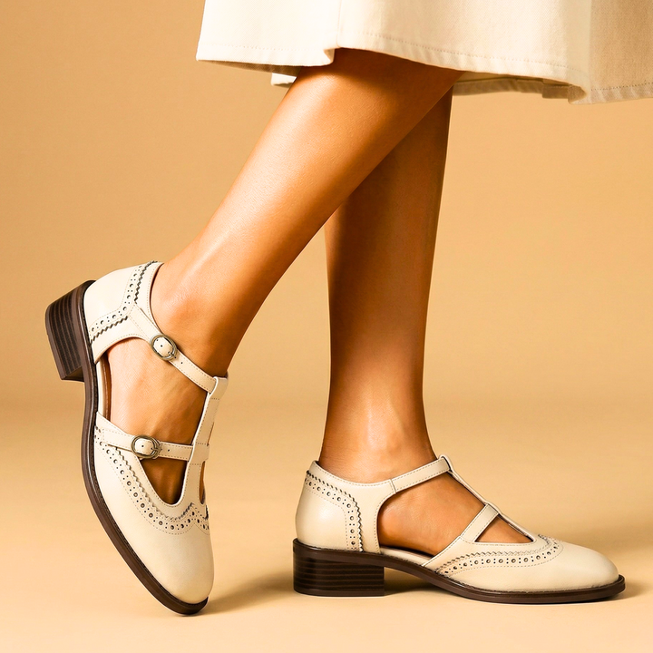 Anieka - Scarpe Mary Jane con Cinturino a T e Decorazioni Brogue