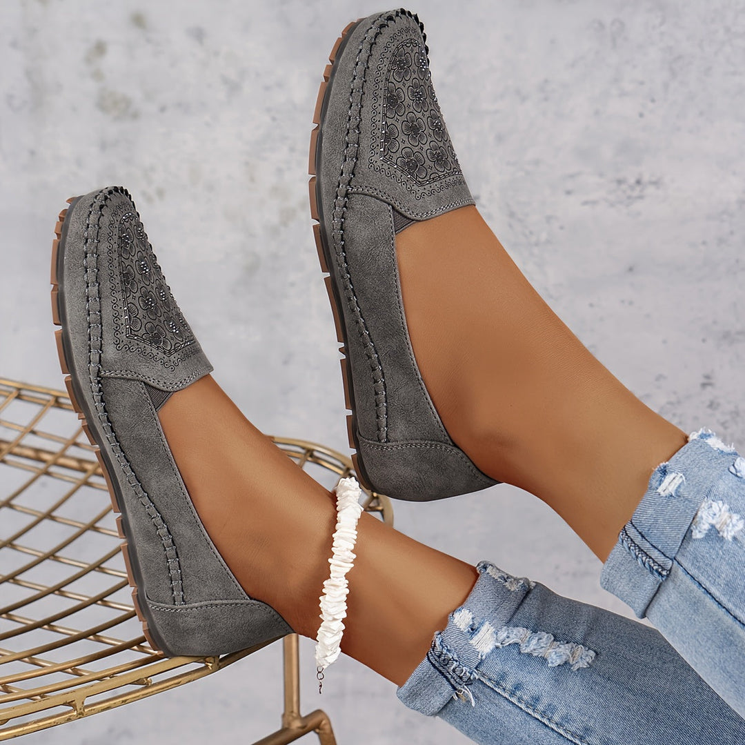 Lyrissa - Comode Scarpe Cucite