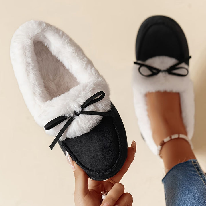 Suzia - Comode Pantofole in Peluche Con Fiocco
