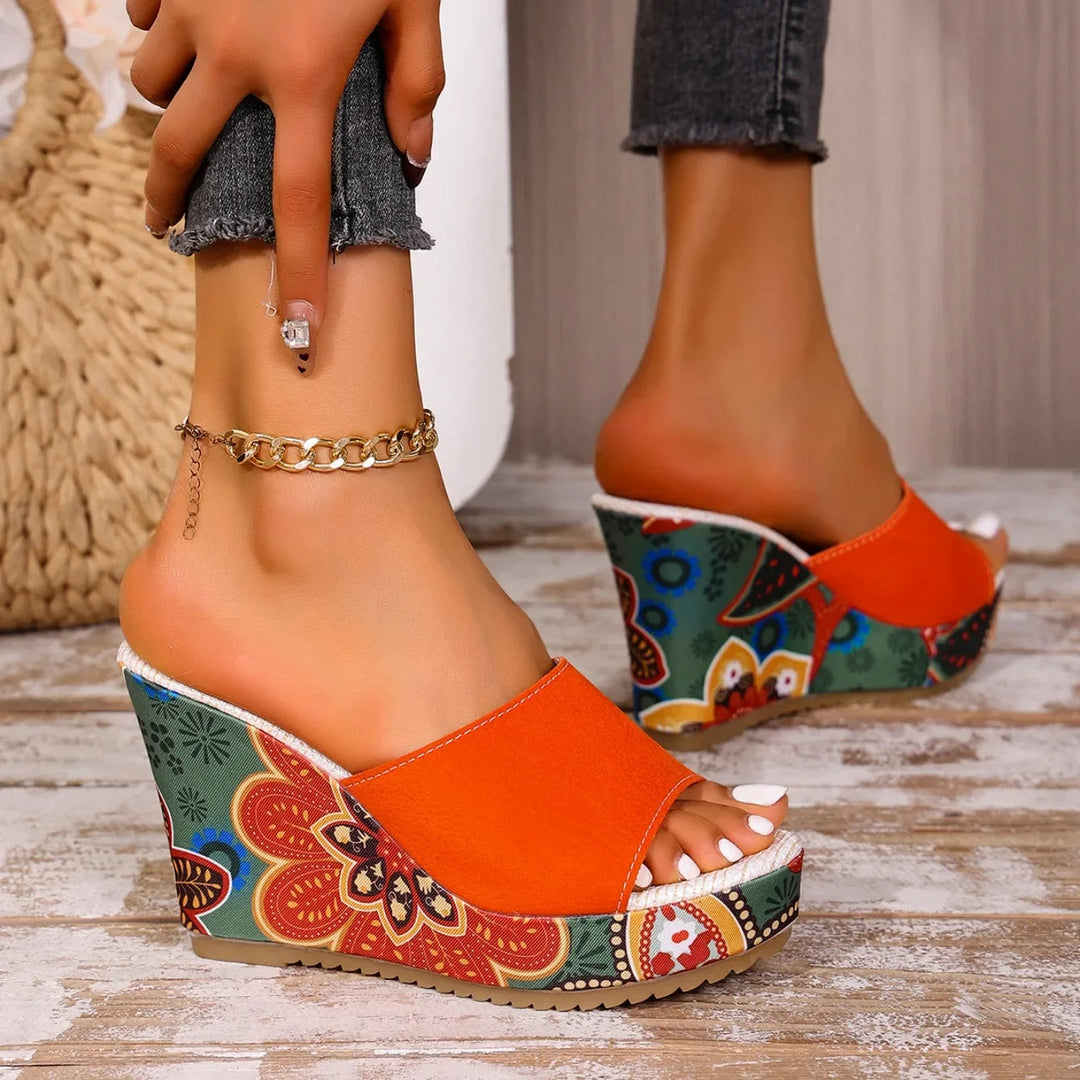 Talora - Mules Scultoree Con Tacco Floreale