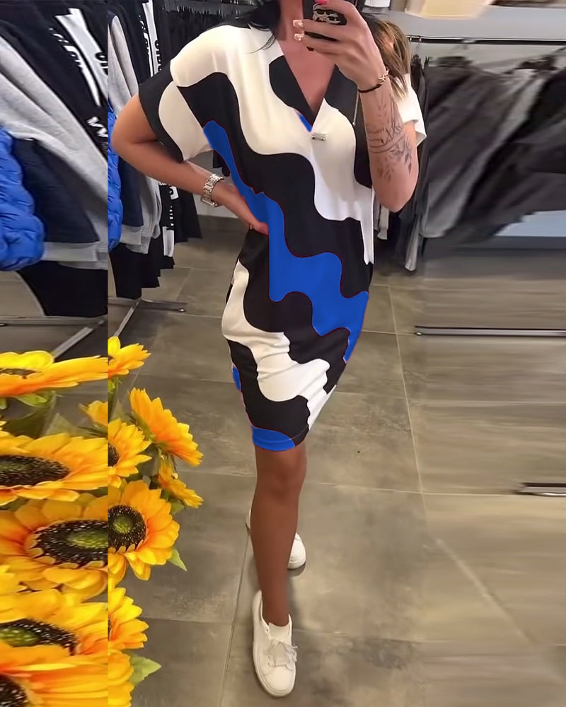 Penelope - Elegante Abito Con Scollo A V E Stampa Ondulata