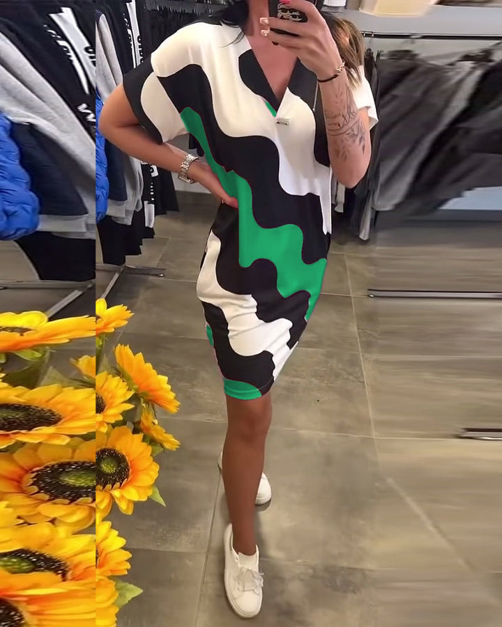 Penelope - Elegante Abito Con Scollo A V E Stampa Ondulata