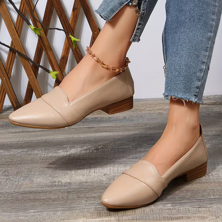 Alannah - Scarpe a Punta Con Tacco Basso