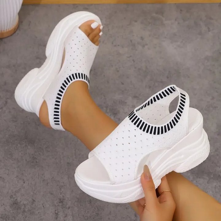Carolane - Sandalo Sportivo Alla Moda Con Suola Spessa