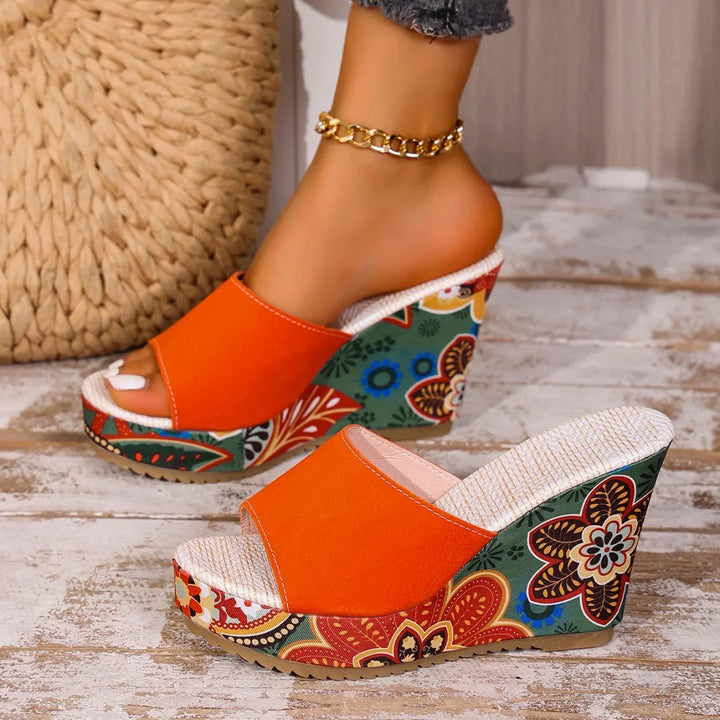 Talora - Mules Scultoree Con Tacco Floreale