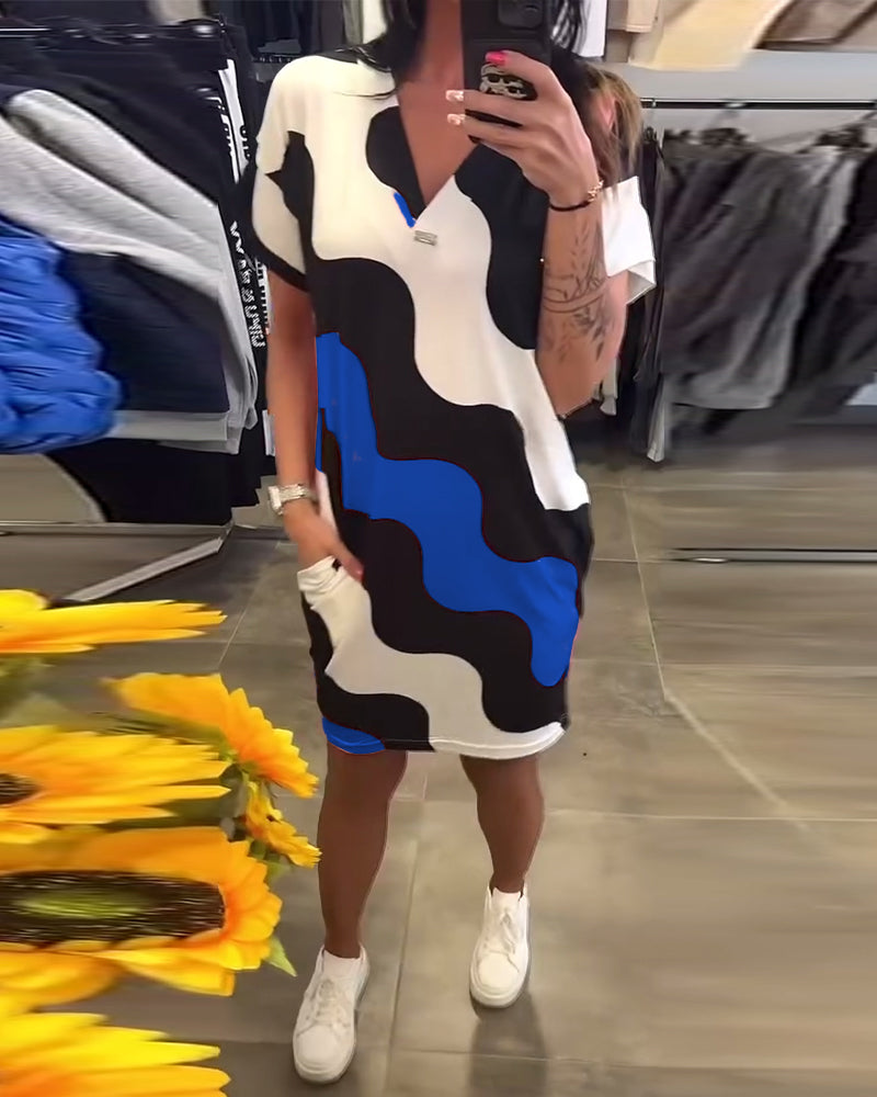 Penelope - Elegante Abito Con Scollo A V E Stampa Ondulata