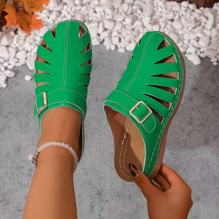 Alvena - Sandali Piatti Con Punta Chiusa Cut out e Fibbia