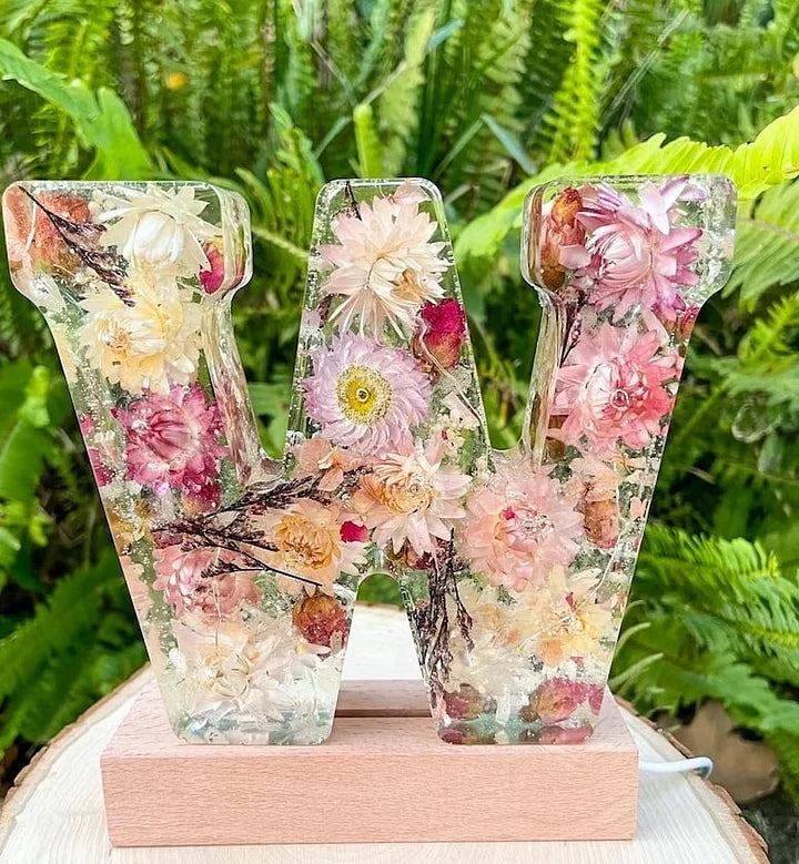 FloraShine - Lampada Da Notte in Resina Con Fiori Fatti a Mano