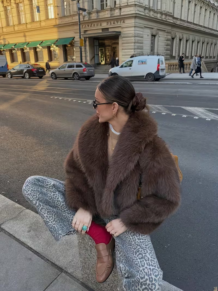 Jorida - Giacca Corta Oversize Con Revers in Pelliccia Sintetica