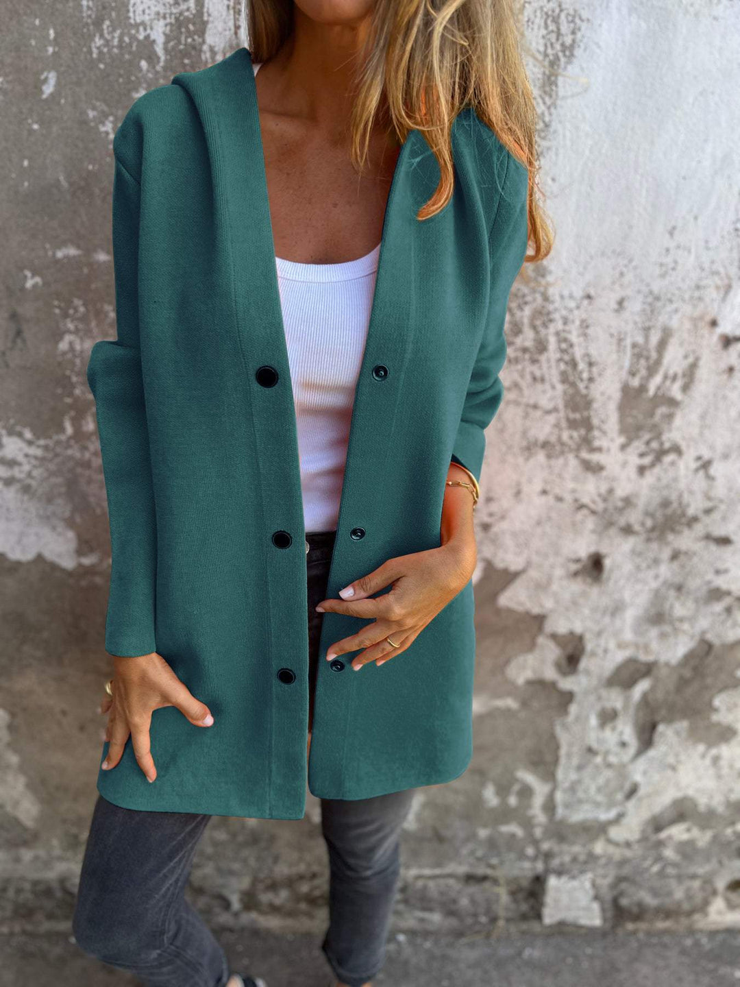 Isolde - Cardigan con Cappuccio e Bottoni sul Davanti