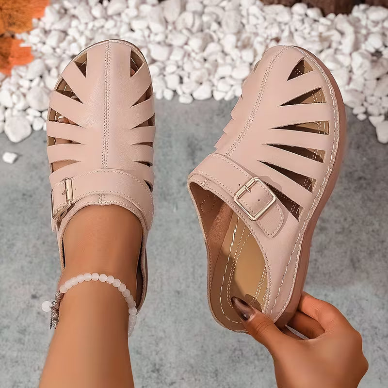 Alvena - Sandali Piatti Con Punta Chiusa Cut out e Fibbia