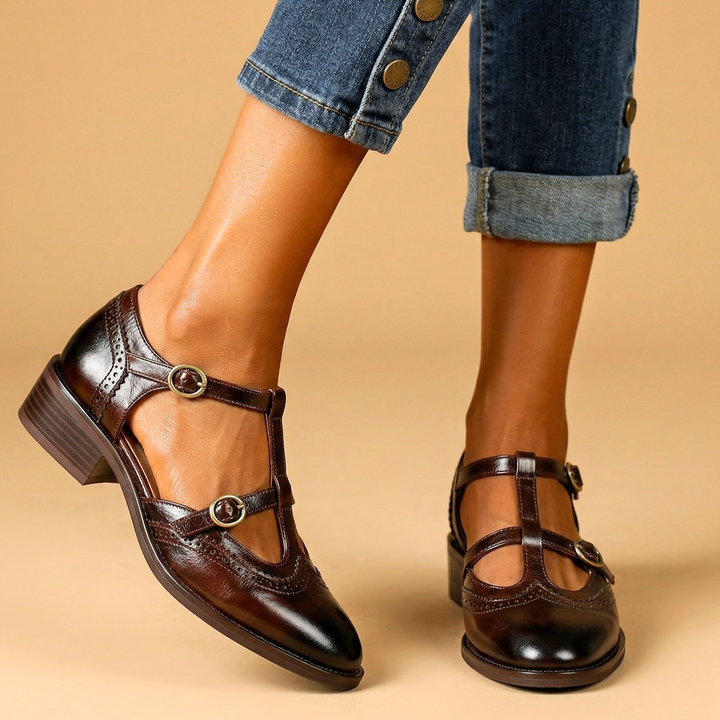 Anieka - Scarpe Mary Jane con Cinturino a T e Decorazioni Brogue