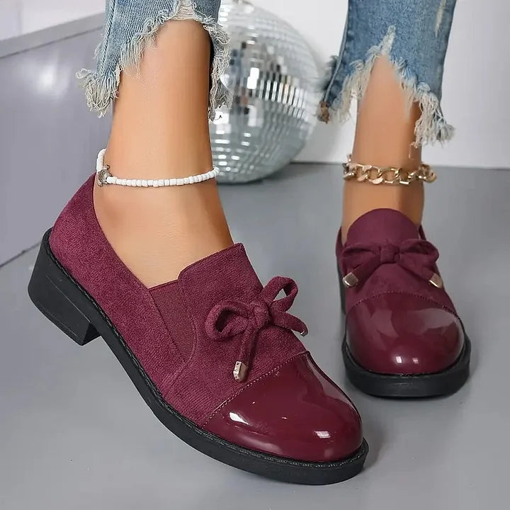 Marvina - Elegante Mocassino Con Punta Arrotondata e Fiocco Decorativo
