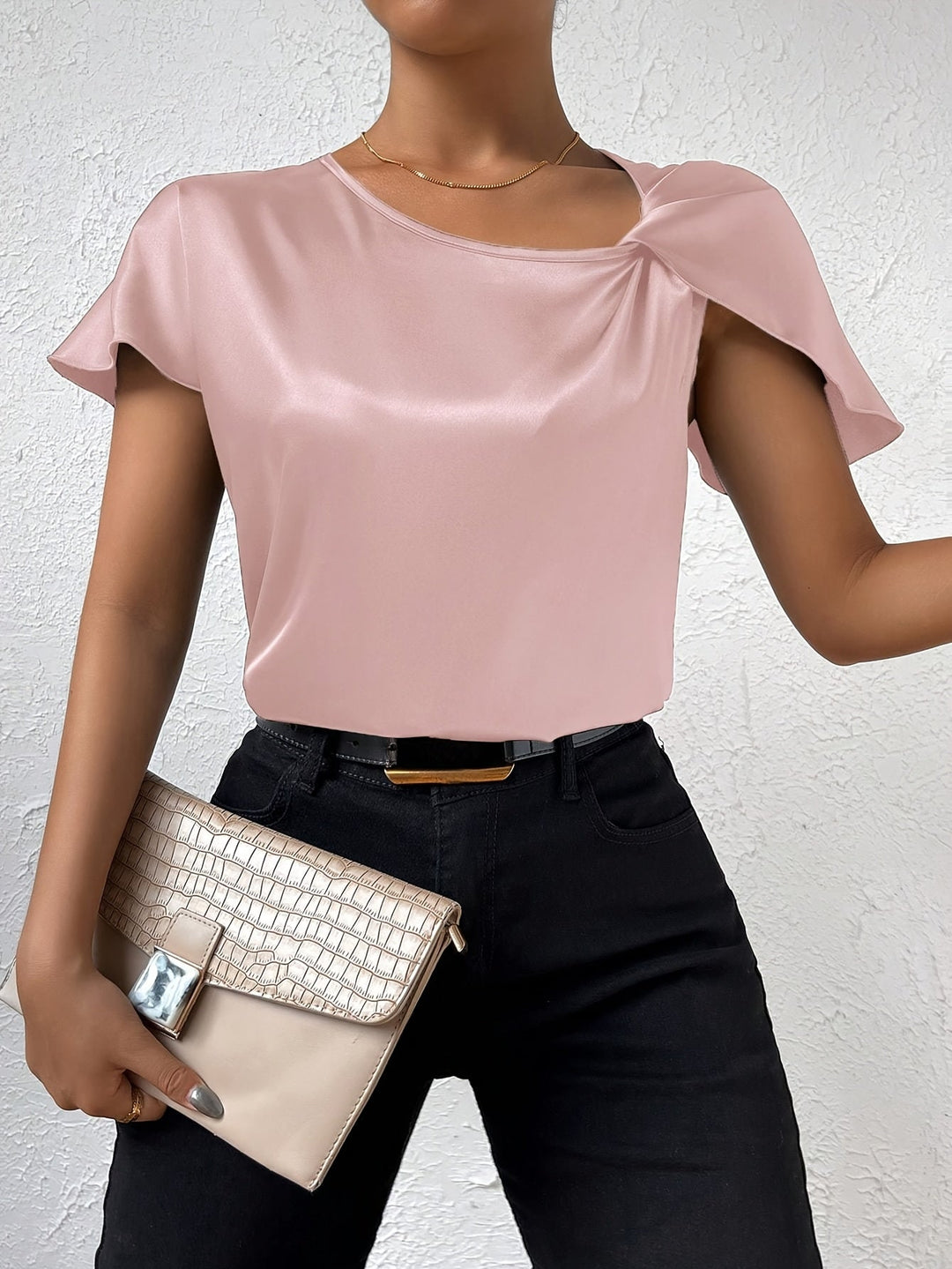 Loretta - Top Alla Moda Con Dettagli Unici Sulle Spalle