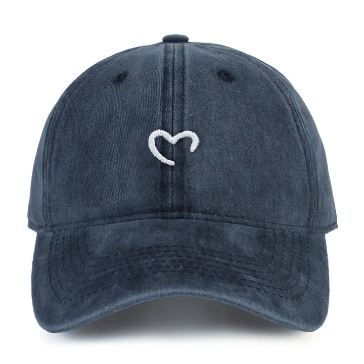 Marlia - Cappellino Ricamato Con Cuore Cucito