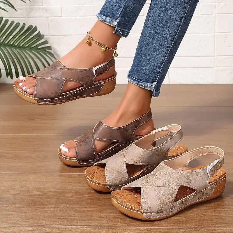 Clarisa - Sandali Con Zeppa E Cinturini Incrociati