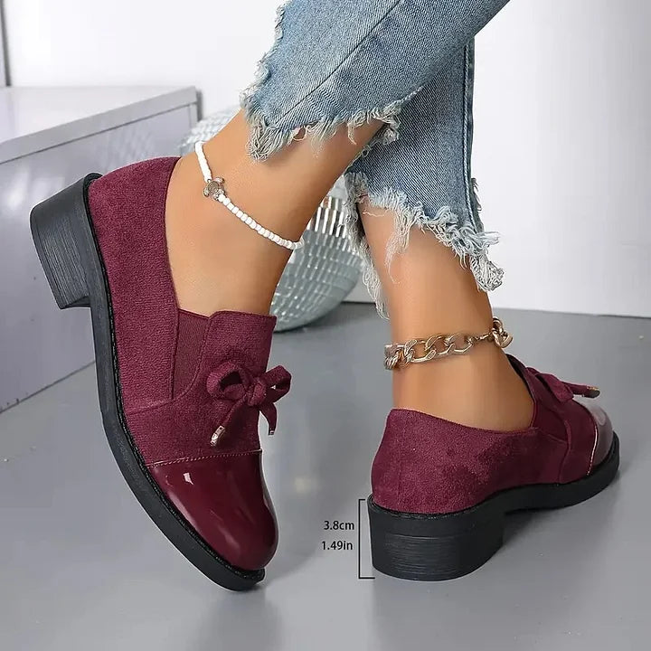 Marvina - Elegante Mocassino Con Punta Arrotondata e Fiocco Decorativo
