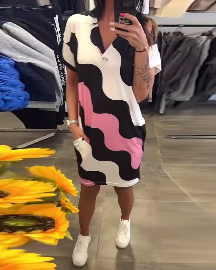 Penelope - Elegante Abito Con Scollo A V E Stampa Ondulata