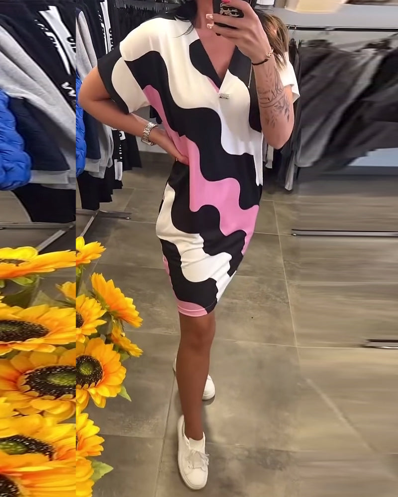 Penelope - Elegante Abito Con Scollo A V E Stampa Ondulata