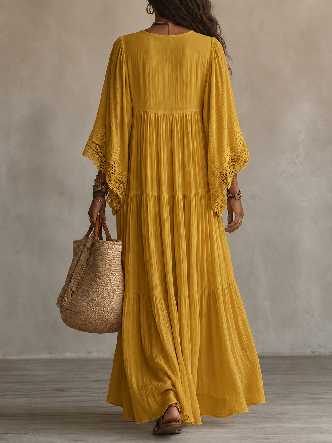 Ainura - Abito Lungo in Chiffon Color Avorio E Pizzo