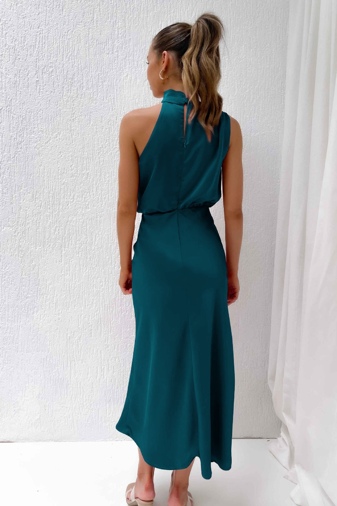 Justyna – Abito lungo con scollo all'americana