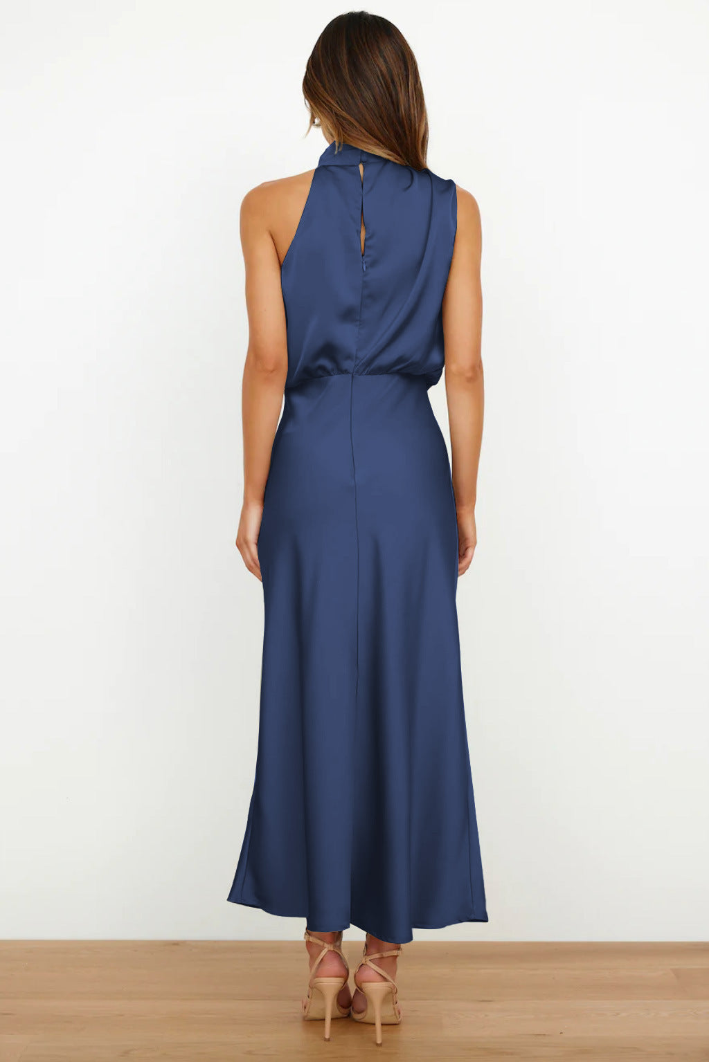 Justyna – Abito lungo con scollo all'americana