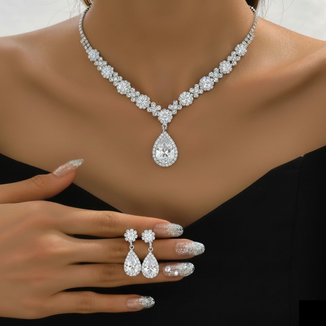 Kaylee - Set Collana con Goccia di Cristallo e Orecchini