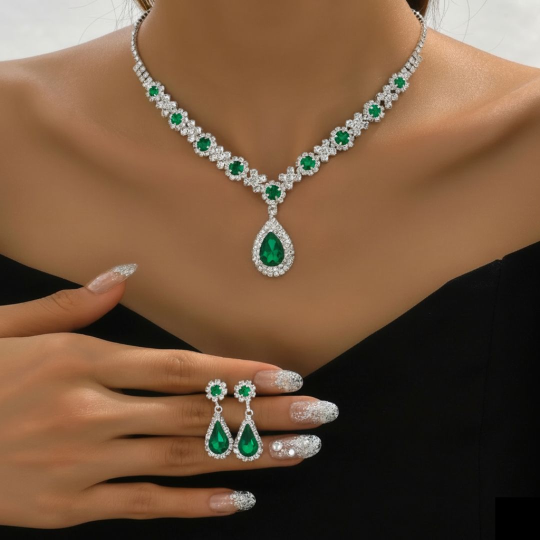 Kaylee - Set Collana con Goccia di Cristallo e Orecchini