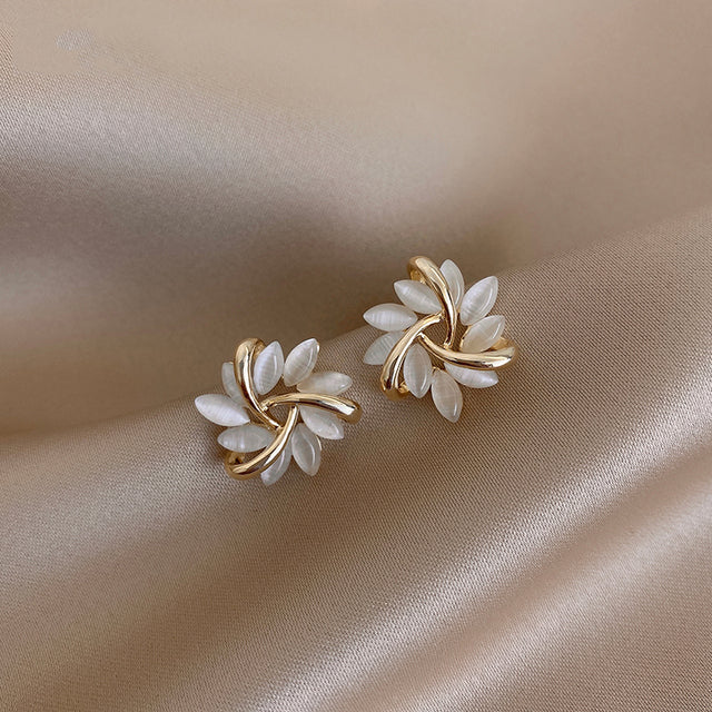 Verica - Orecchini Con Fiori in Opale Rotondo