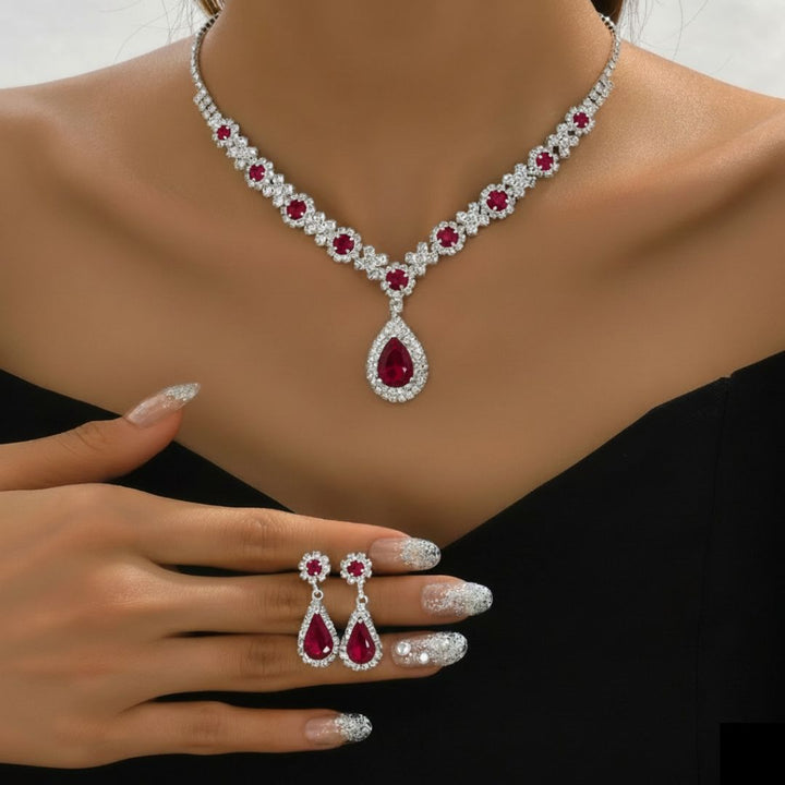 Kaylee - Set Collana con Goccia di Cristallo e Orecchini