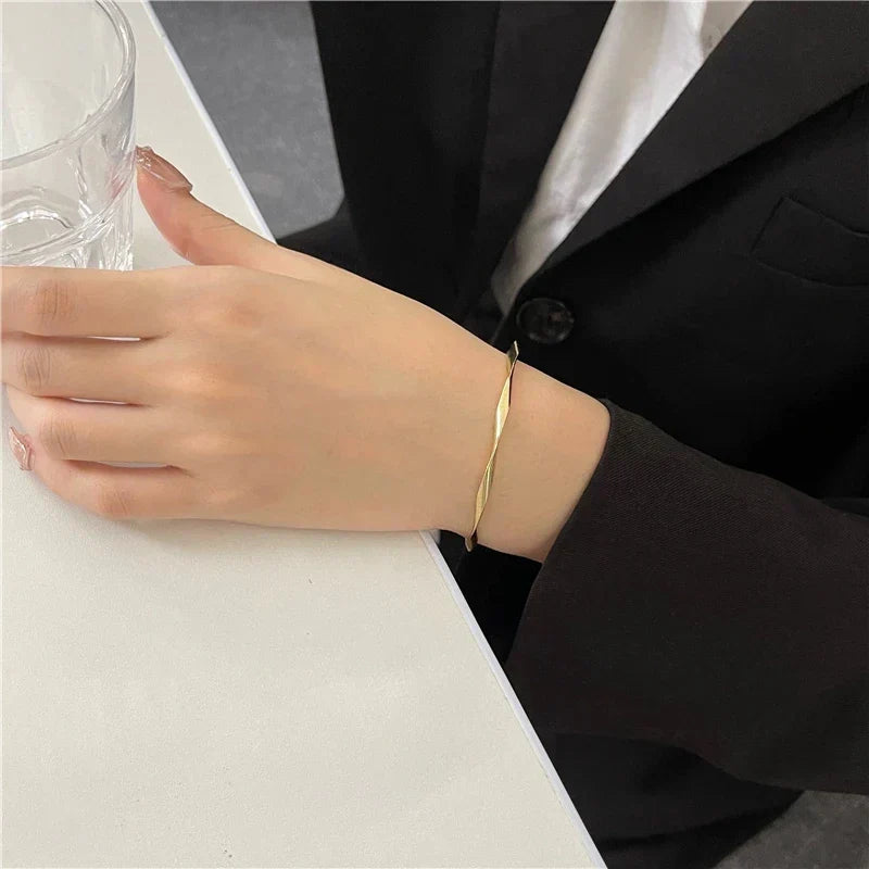 Elara - Bracciale Elegante Con Intreccio