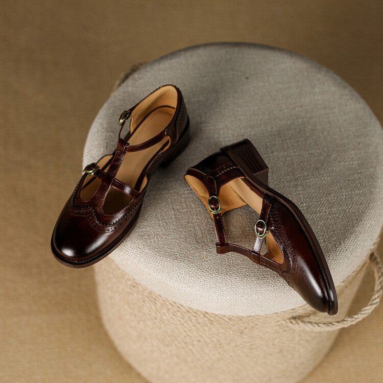 Anieka - Scarpe Mary Jane con Cinturino a T e Decorazioni Brogue