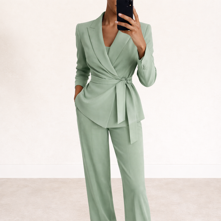 Aliona - Set Blazer e Pantaloni a Portafoglio
