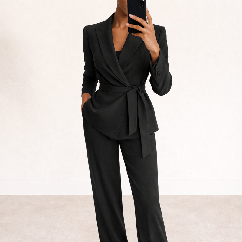 Aliona - Set Blazer e Pantaloni a Portafoglio