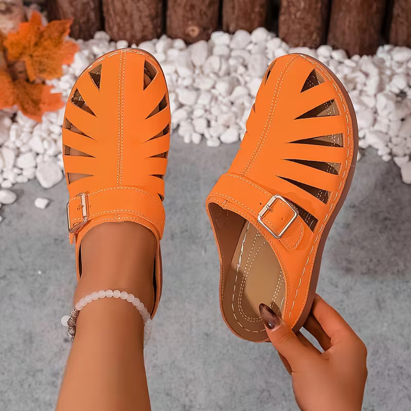 Alvena - Sandali Piatti Con Punta Chiusa Cut out e Fibbia