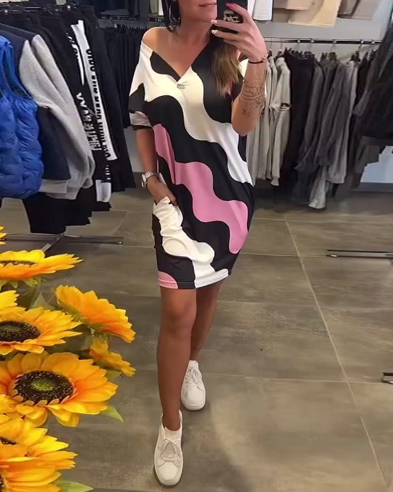 Penelope - Elegante Abito Con Scollo A V E Stampa Ondulata